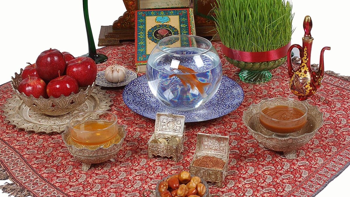 IraninMi's tweet photo. #TahvileSal, "consegna dell'anno", coincidente con l'equinozio di primavera. Questo anno il capodanno dell'#Iran scatterà oggi alle ore 10 e 37 minuti e 28 secondi, ora italiana. Senza dimenticare le grandi pulizie rituali della casa e aver preparato il #sofreh. #Turismo https://t.co/smUGPuemAv