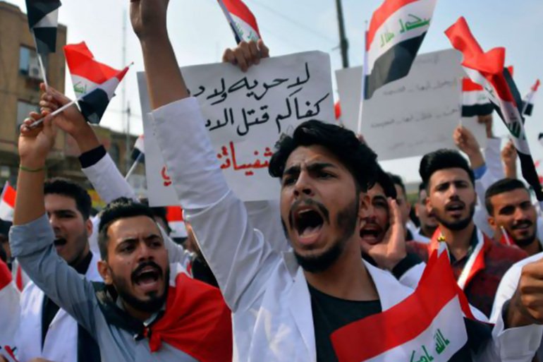 5_5lis's tweet photo. #معا_تاجيل_الامتحانات مئات الطلبه تتجمع في ساحة الحبوبي متوجهين لشارع التربيه في ذي قار بهتافات تاجيل الامتحان https://t.co/egU2WVol2v