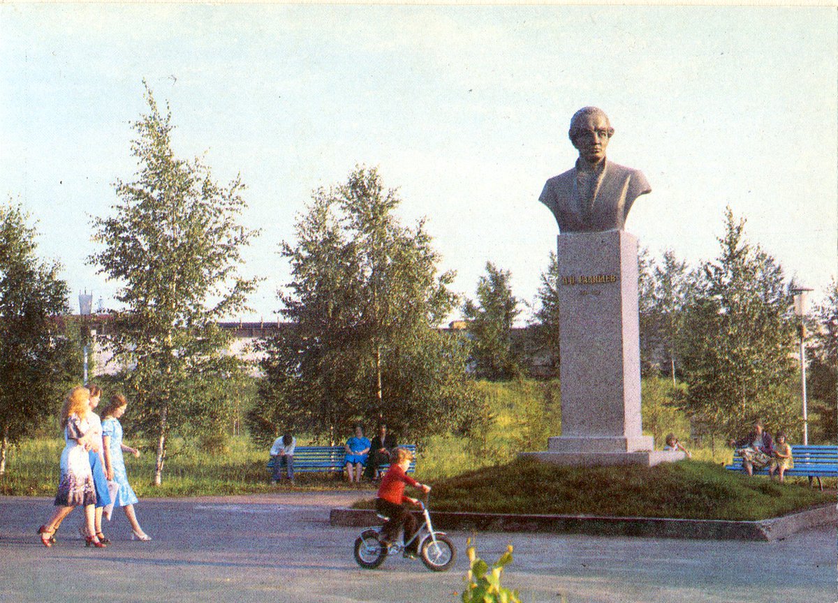 В потоке времени tweet media