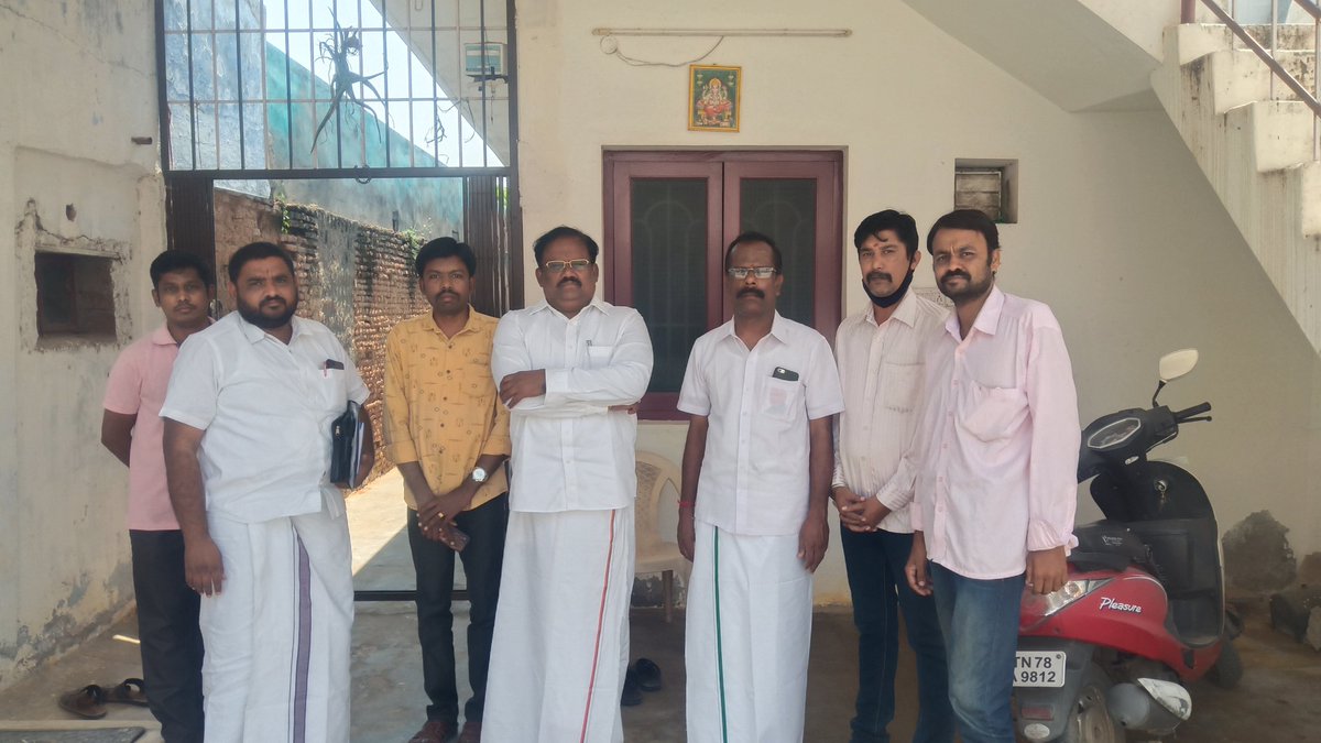 SelvakumarGks's tweet photo. #LMurugan4Dharapuram
தாராபுரம் சட்டமன்ற தொகுதிக்குட்பட்ட அனைத்து ஒன்றிய தலைவர்களை நேரில் சந்தித்து தேர்தல் ஆலோசனை வழங்கியபோது.
@Murugan_TNBJP @BJP4TamilNadu https://t.co/b3SuvBnsUE
