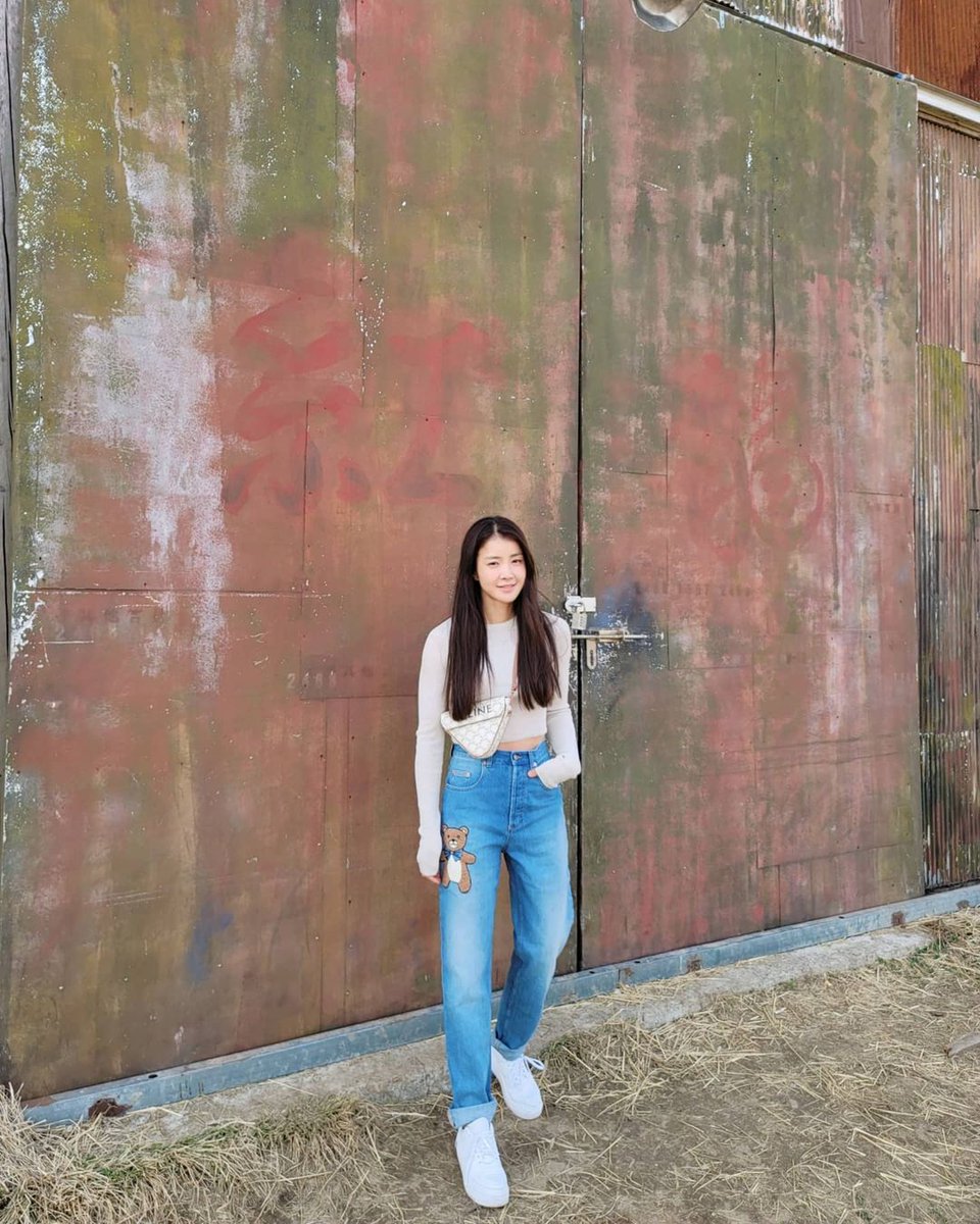 Actress Lee Siyoung wearing the KAI x Gucci washed denim pants [2]:  https://www.instagram.com/p/CMbPvyJnavd/?igshid=1v0tf2q9f7nti #KAIxGucci  #GucciGlobalAmbassador_KAI