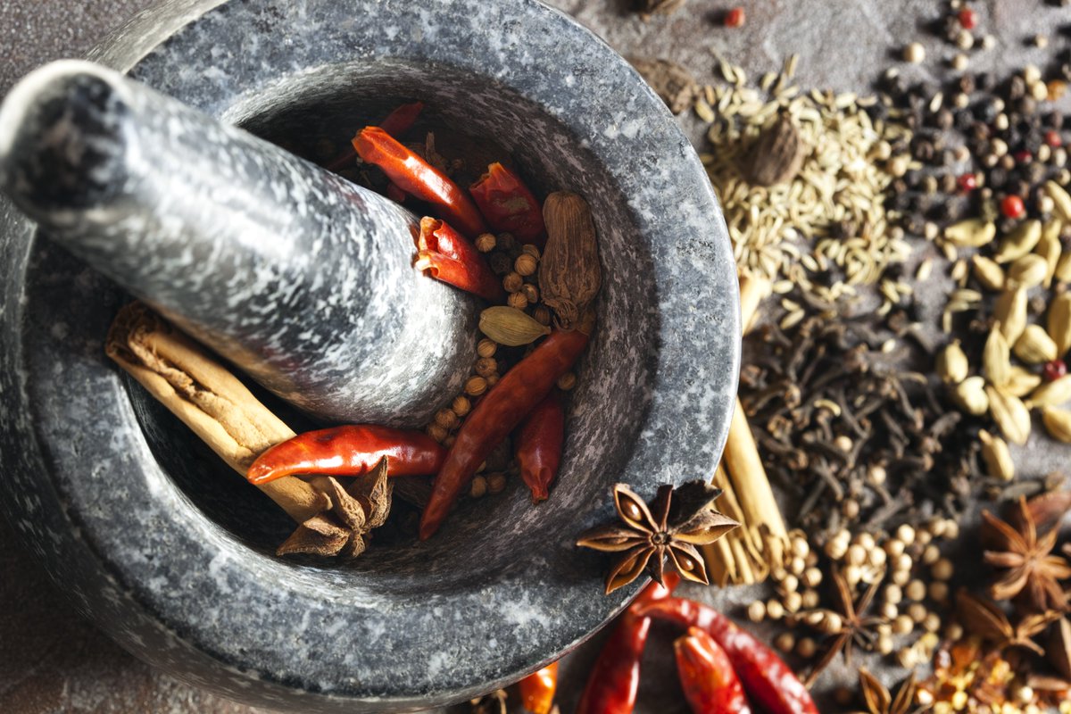 ranveerbrar's tweet photo. Purani yaad - Ever since man evolved from a hunter to a food-gatherer and producer, he has been looking for means and implements to process food Let's talk about them and evoke some #पुरानीयादें (old memories)
read more - https://t.co/EaqgHL4aDz
#HamamDasta #oldmemories https://t.co/v861tFzezQ