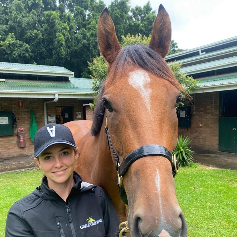 Black_Soil_Bsk's tweet photo. Destination Sydney Autumn 🚛✔️ 

Isotope ⚫️⚪️ has settled into camp Snowden today ahead of her Darby Munro Stakes mission on Saturday 🏇

Making our 3yo filly feel right at home with plenty of TLC is her @tonygollan strapper Hannah 🐴👧💕 https://t.co/O6DMnOHV7c