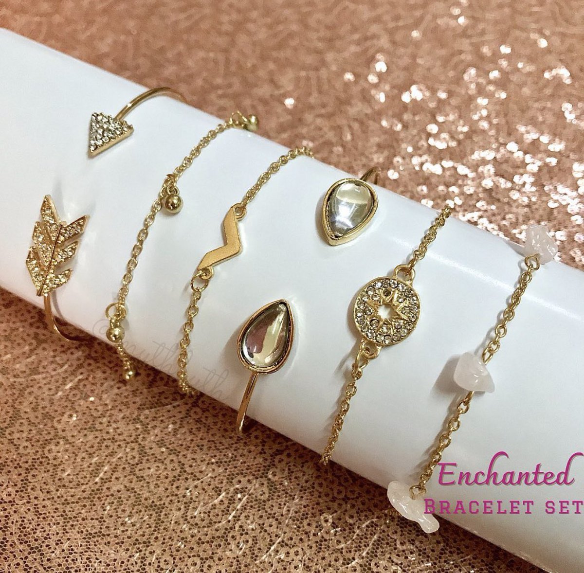 mythbyth's tweet photo. Alhamdulillah 2 Bracelet set ni dah sold out ye dearies 😱

Design lain masih available ready stock 😉✅

Jangan tunggu lama-lama ye dearies semua, stock makin sikit dah ni 🤭 https://t.co/rDOoYGdYQ5