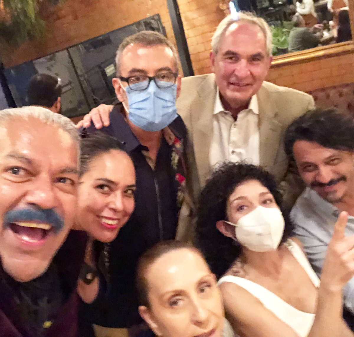 ppzepeda's tweet photo. #NocheColosal #teatro #vivalavida GRSXSER PARTE @ObraLas @Astrid_Hadad @BrunoBichir @ItariMarta @juliobrachog @ZaideSilvia @AnaKarinaGE @PilarBoliverJ @CerloAngel @AleydaGallardo @lauradeita @ladomenzain @CarlosPascualP3 @crestanimx @AnnaCiocchetti @albertolomnitz https://t.co/q91WJZrLBd