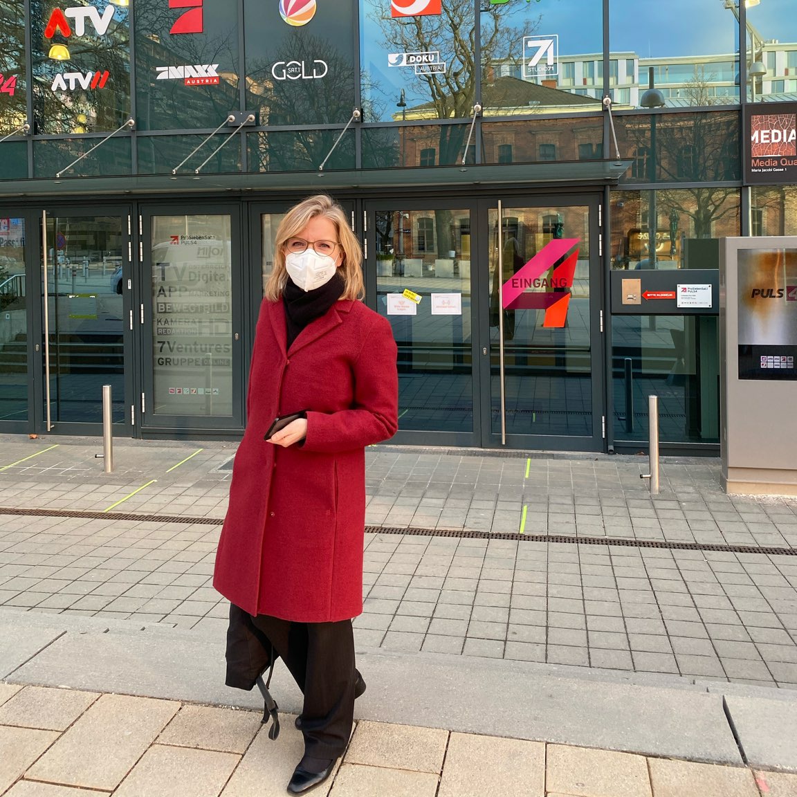 Guten Morgen! Heute bin ich bei <a href="/puls4/">PULS 4</a> #CafePuls zu Gast zu Lebensmittelverschwendung. Ihr habt 6.30h versäumt? 😊 Ab 7.30h gibt's stündlich Infos, was wir <a href="/bmk_infothek/">BMK Infothek</a> tun, wie man selbst beitragen kann, dass weniger Essen im Müll landet und was das mit #Klimaschutz zu tun hat.