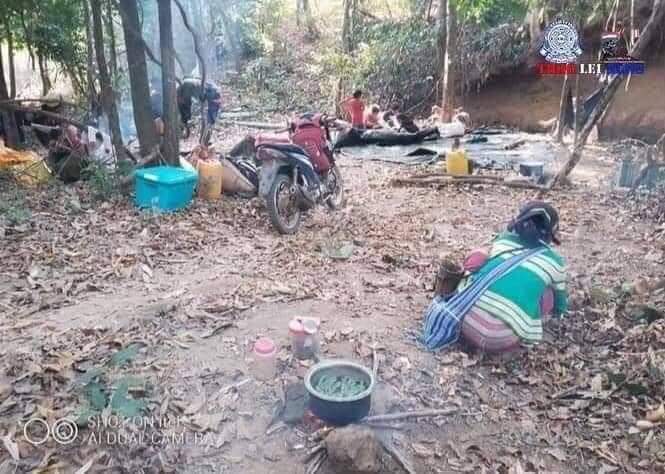 sandy_khant's tweet photo. Military Fired Heavy Weapons in Mutraw District, Karen!! Internal conflicts between Junta Military n Ethnic Armed groups becoming stronger again since March in Kachin, Kayah n Karen State. 

INTERNET BLACKOUT
#Mar18Coup
#WhatsHappeningInMyanmar https://t.co/zmcUxMlcRi