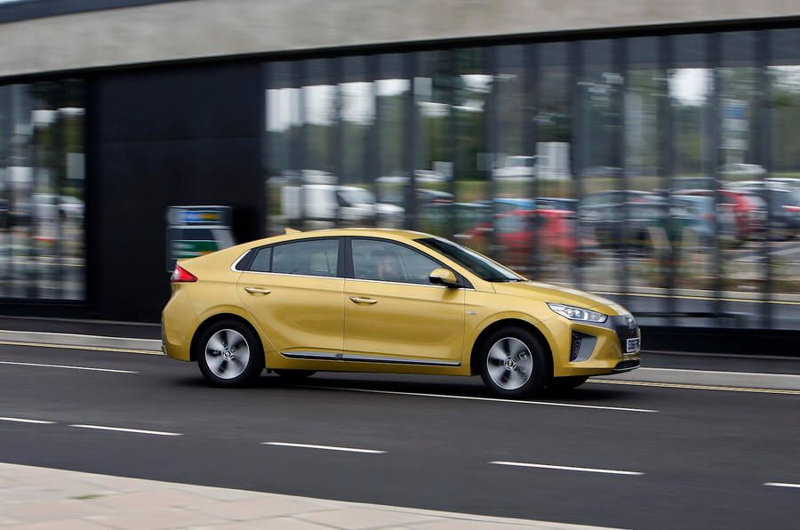 autocar's tweet image. Despite being launched in 2017, the Hyundai Ioniq remains a taste of the future. And from £10k, it's the star of this week's nearly new guide buff.ly/3lnNJF3