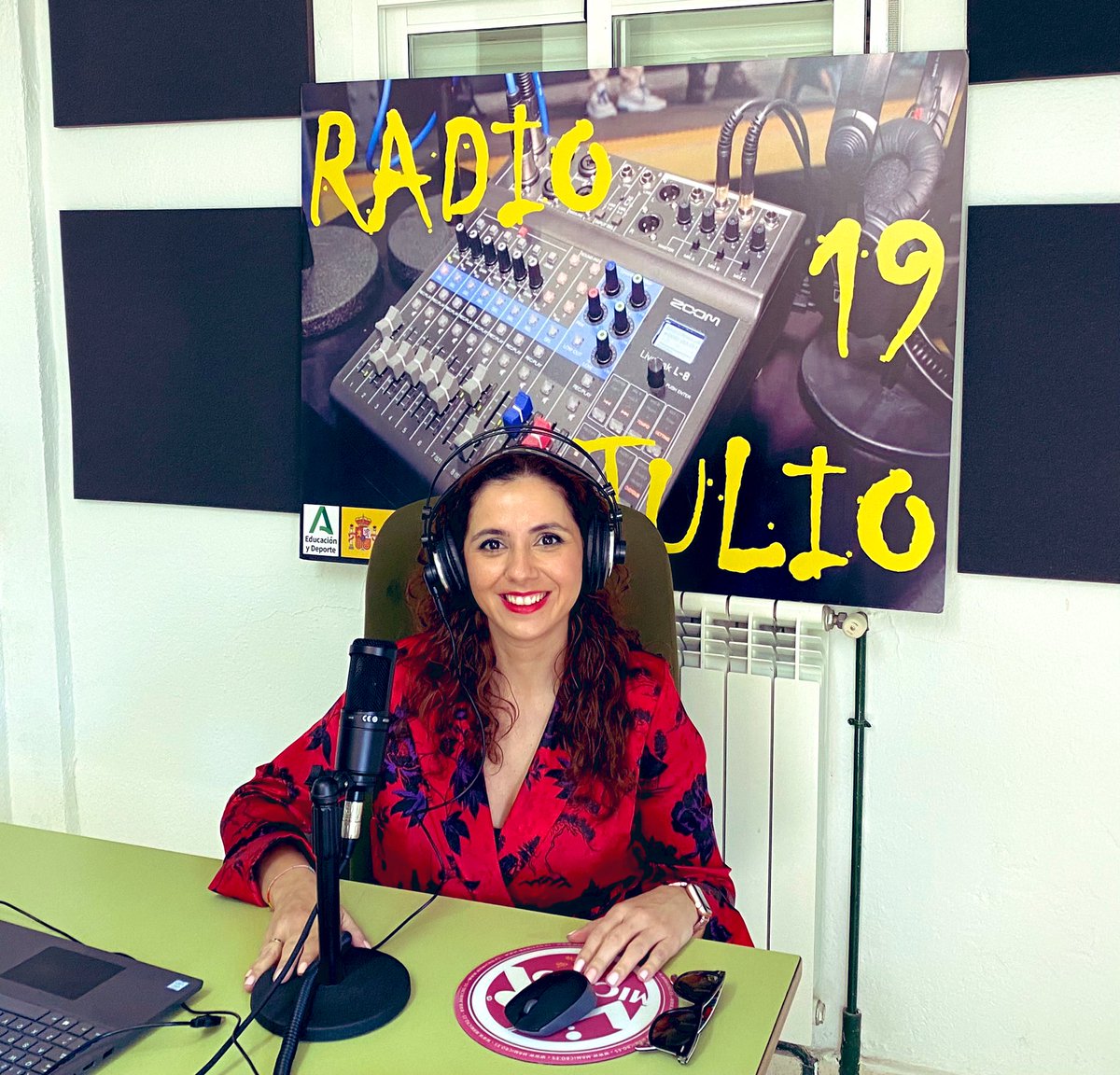 ¡He vuelto a la radio! Esta vez a la de CEIP 19 de Julio <a href="/CeprDe/">CEPR Diecinueve de Julio</a> ¡Qué suerte tiene su alumnado! 🎙📻
