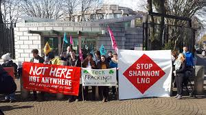 GheorghiuAndy's tweet photo. @MarkRuffalo @EamonRyan @cathmartingreen @MichealMartinTD @LeoVaradkar How long do you wanna wait till it's too late @EamonRyan? 
Shannon #LNG investor to relaunch planning process! https://t.co/wZfxClBtzE #NoFracking #NoLNG #NotHereNotAnyWhere @SafetyBeforeLng @foeireland @NHNAireland @love_leitrim @SCC_Ireland @Westyeddy @PhilaPSR @IrishEnvNet https://t.co/37OPYZCHlG