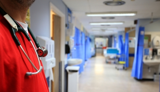 HitsStaffsNews's tweet image. One year on to the day since the #firstcase of #coronavirus was detected in #StokeonTrent - we're hearing from one man who #survived the #virus against all the odds. Hear more in our breakfast news bulletins.