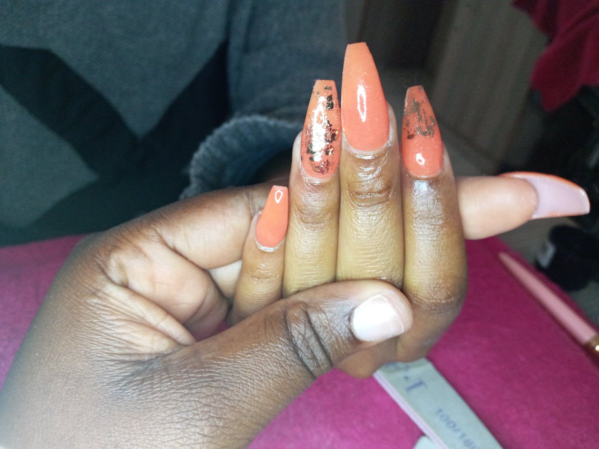 NobuNcubee's tweet photo. Nails in Oak avenue kempton park.
 Acrylic plain colour 180

Gel with tips  200
Gel on natural nails 120
Pedicure 150
Gelish toes 100
Art 10rand
Soak off 50rand

Call or whatsaap 0680370351 to book for your apointment #smallbusiness #Midrand #PrisonWarder #RestInPeaceMagufuli https://t.co/nMNJyrKQop