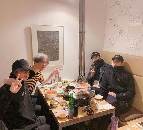 queencmp1's tweet photo. No le pasa que ✨line97 ✨
Enserio amo esa amistad.
#line97
#Jungkook 
#Yugyeom 
#Bambam 
#Mingyu 
#DK  
#The8 
#Jaehyun 
#EUNWOO https://t.co/ZJq04bneAP