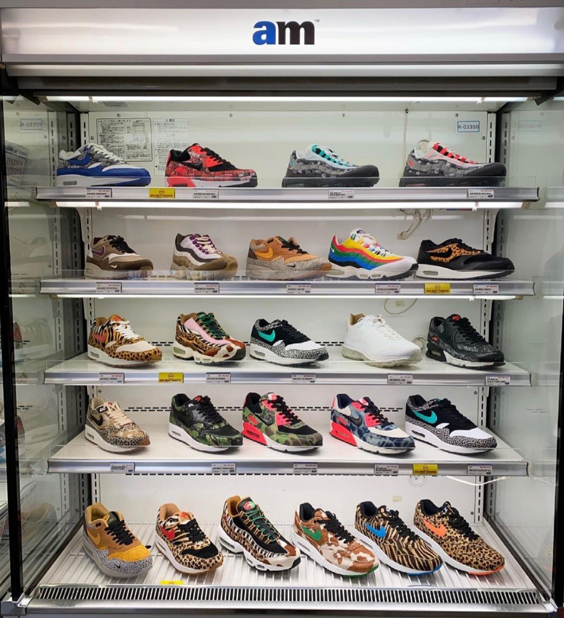 𝐔𝐏 𝐓𝐎 𝐃𝐀𝐓𝐄 原宿に期間限定のスニーカーコンビニ Atmos Mart がオープン 3月21日 日 から3月28日 日 までの入店予約受付が3 19 Pm12 00 開始 ナイキ アトモスマート 詳しくは記事をチェック T Co Obvi9ni9od Top