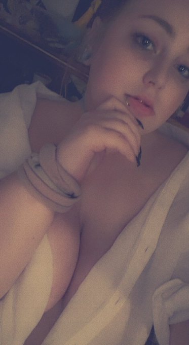 Who wants to see the uncensored versions ? 😍😍 https://t.co/84zg1YzoqB https://t.co/5dw4VsUhnl