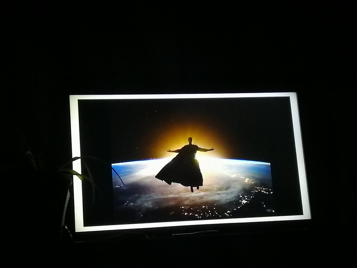 AckuassHool's tweet photo. #SnydersCut #JusticeLeagueSnyderCut  🎬🎞️🎞️ https://t.co/Xo4FXxI8eT