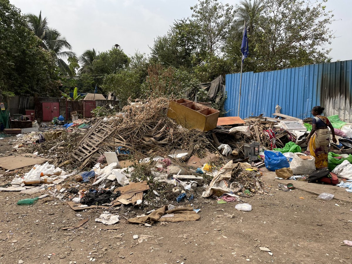 sahar_village's tweet photo. @mybmcWardKE @mybmc @AUThackeray @SwachhMaha @swachhparle Requesting BMC officials to help residents of sahar village road no 3!  @parag_alavani this is your constituency 🙏🏻much help needed sir at the earliest !! https://t.co/gnSSR7Rtdy