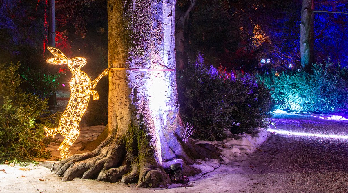 Although it is snowing here in Austria: Spring is near, so Easter Bunnies will soon be here! These motifs look wonderful by day, and they turn into magical light displays at night, too. #easter #design #festivedisplays #experience #spring #springatmosphere