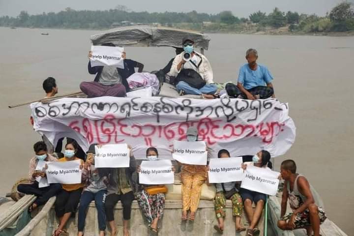 The Myanmar's junta's increasing internet blackout is making it ever harder for people to post pictures of protests against the coup. That hasn't stopped the protests. #WhatsHappeningInMyanmar