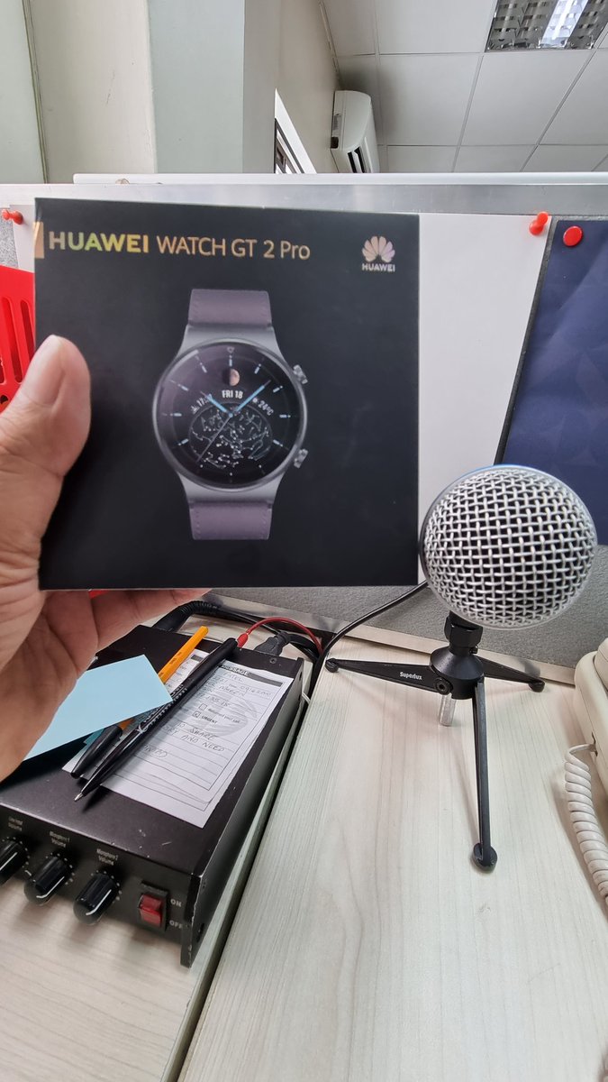 FaizelPatel143's tweet photo. Oh my word, this has got to be the most exciting day. It's a Terrific Thursday. I've been dreaming of getting my hands on the #Huawei #WatchGTPro. This is like the most awesome device to review. I love the Moon Phase. Thanks to @HuaweiZA Akhram Mohamed &amp; also Devon &amp; Lesego. https://t.co/kQnwxpsrlX