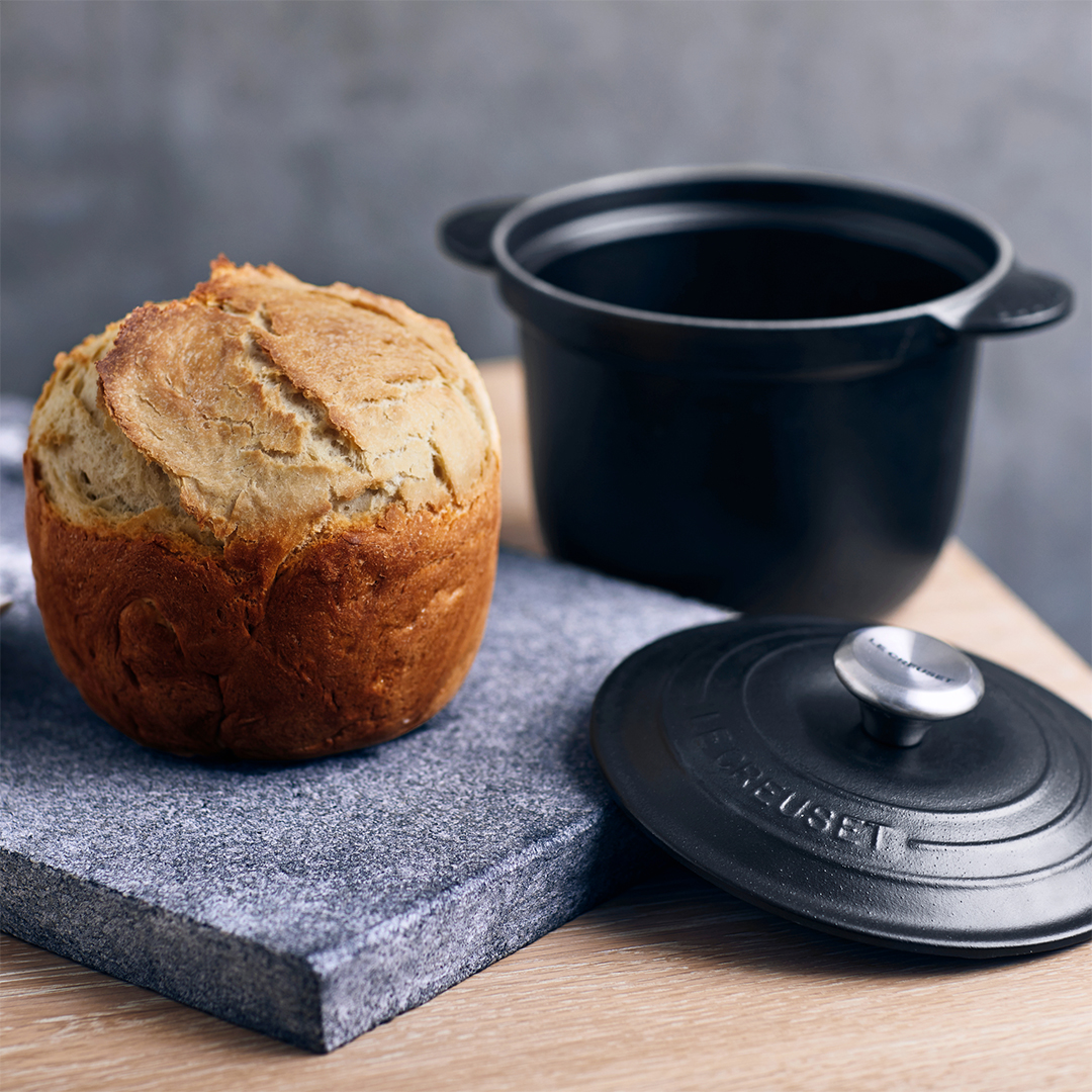 人気のお鍋ココット・エブリィは、そのままオーブンに入れることができ