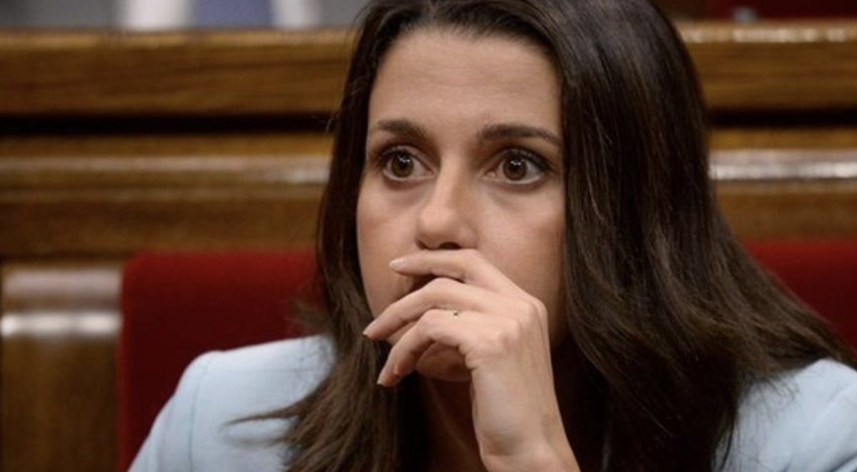 bolsamania's tweet photo. #EnDirecto | Sigue la espantada en Ciudadanos mientras el partido se prepara para primarias en Madrid. Se van Emilio Argüeso y Pablo Cambronero https://t.co/DaD8nlvRgD https://t.co/RoS2GnBDGl