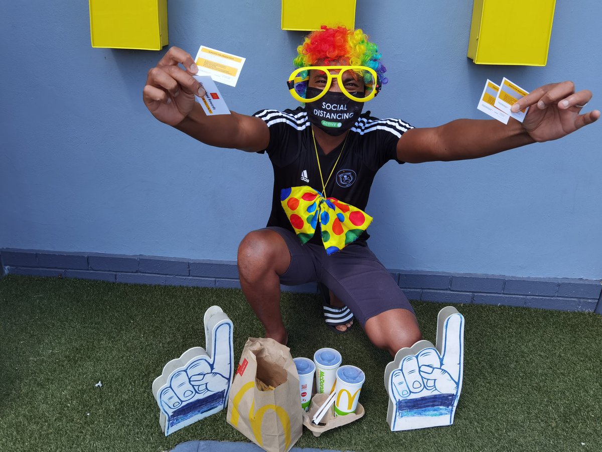 IamThapelo's tweet photo. There is nothing better than getting the GUARENTEED rewards when buying a medium or large Nazo Meal at @McDonalds_SA🙂🙂🙂
#NazoRewards
@Yfm https://t.co/NWKTszhEux
