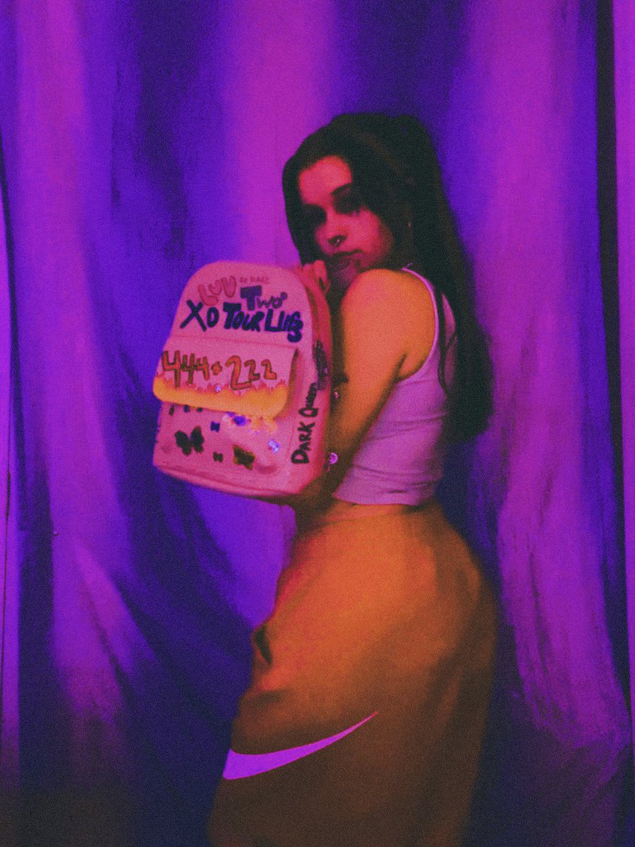itsmaggieleeb's tweet photo. I make custom album backpacks! 
$35 + shipping 
Hmu 🤙🏼 
#smallbusiness #fashion #LilUziVert #luvisrage https://t.co/rtPrE3Ux90