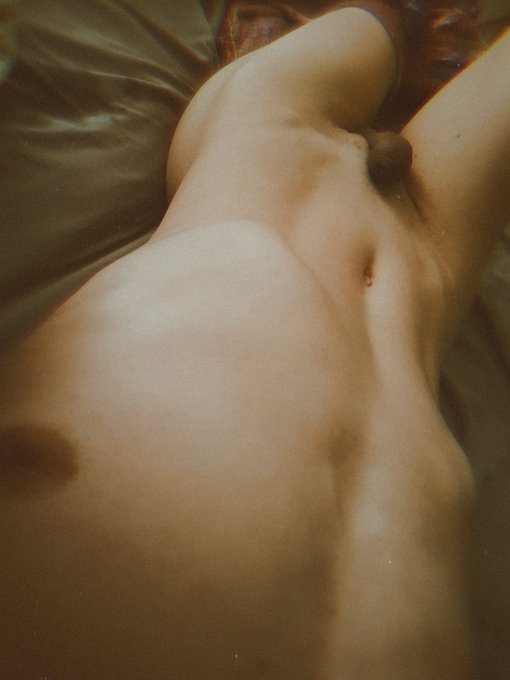 I wish I could touch myself? but wait? I can?
#femboy #gay #twink #nsfw #butt #ladyboy #cuteboy #lewd