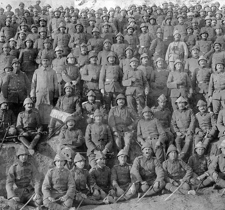 Pencereden baktığınızda güneşi esirgemiyorsa gökyüzü sizden;birileri yaşadığınız bu günlerin bedelini ödediği içindir.
Başta Gazi Mustafa Kemal Atatürk olmak üzere Çanakkale’yi geçilmez kılan tüm şehitlerimizin ruhu şad olsun.
 #18martcanakkalezaferi