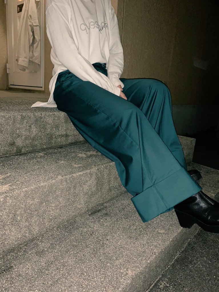 Questioning ジェンダーレスにはけるワイドパンツ ジェンダーレスなカラーを揃えています T Co Cbyoywuuge ジェンダーレスファッション 中性的 ワイドパンツ Qu Ing