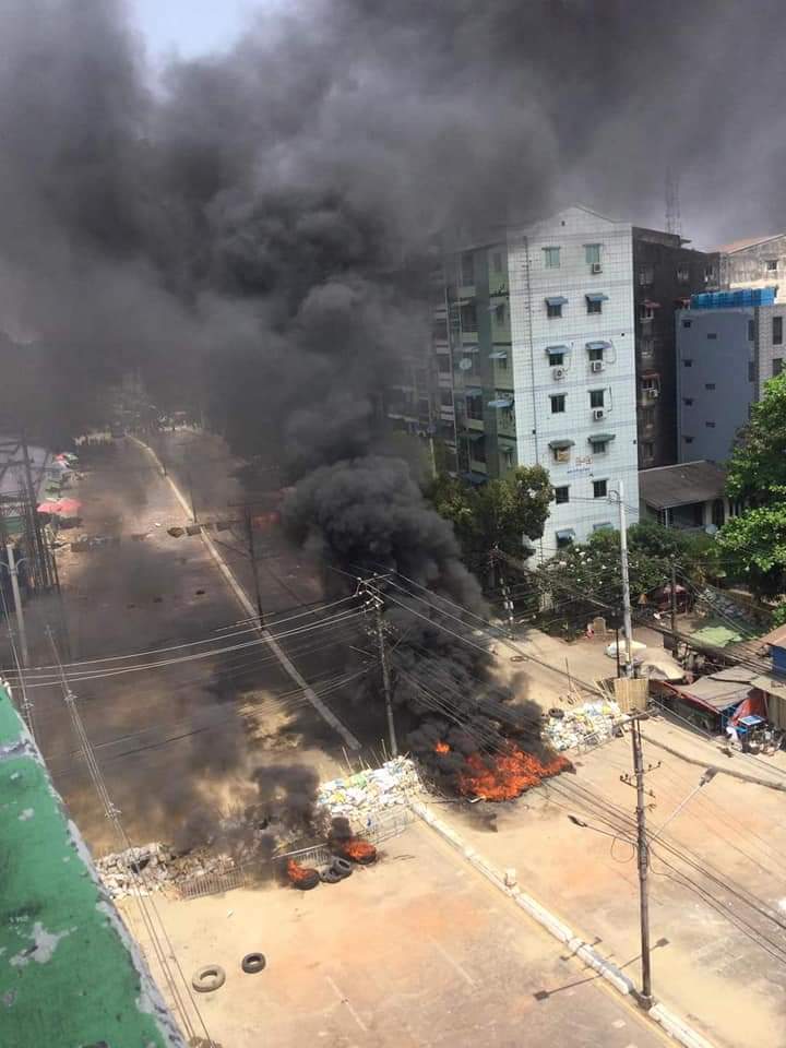 From (154) Street to (152)Street, Kyaikkasan Road, Tamwe Township.(1:PM)
 Police and soldiers on Kyaikkasan Road
 From the apartments to disperse the crowd
 I warn you not to look outside.
INTERNET BLACKOUT
#WhatsHappeningInMyanmar
#Mar18Coup
