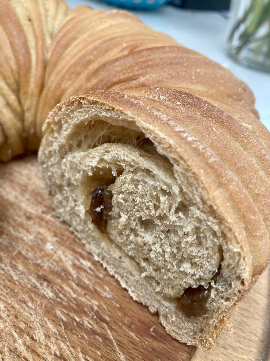 FeelgoodContent's tweet image. Had a go at making #WoolRollBread (with leftover Christmas mincemeat filling)
Success! #bread #HomeBaking #breakfast
