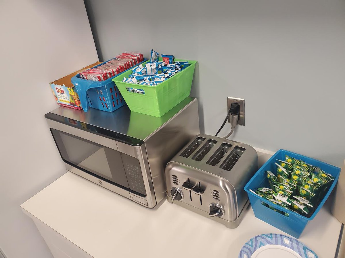 🎈🎈Welcome back #PGCPS staff!@EsCmit PTO, thank you for helping keep the staff uplifted, in a positive mind set and conquering any anxiety they may have had for day 1! #hybridlearning #icymi #fullystocked #welcomeback <a href="/pgcps/">PGCPS</a>