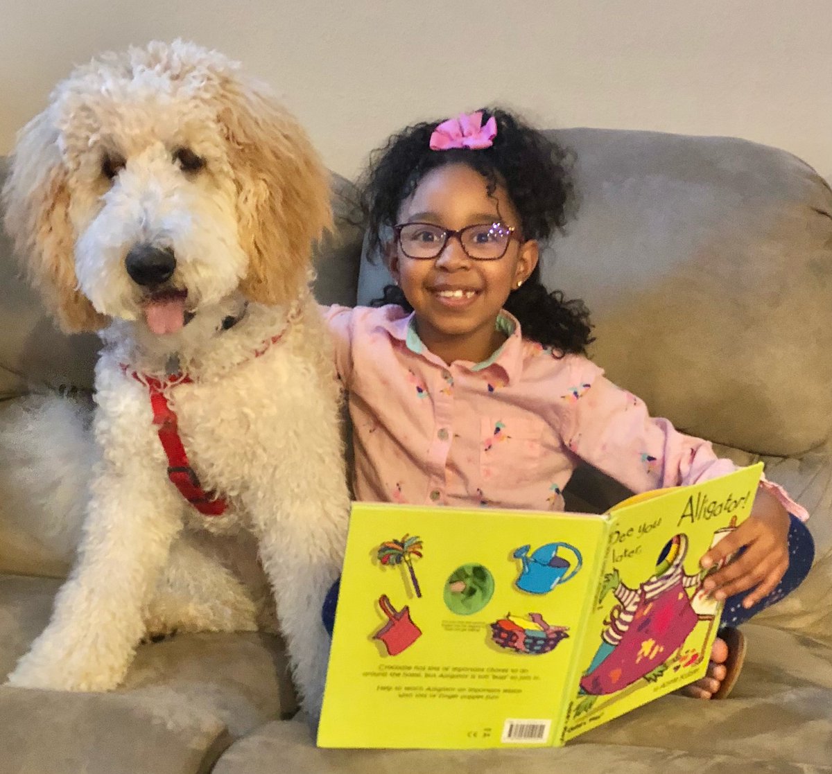 GuilfordAcademy's tweet image. Mariah W. reads to her pet for Read to Your Animal Day, part of GeVA&apos;s Rise Up and Read celebration. #GeVAReads #BetterTogether @GCSLibraryMedia