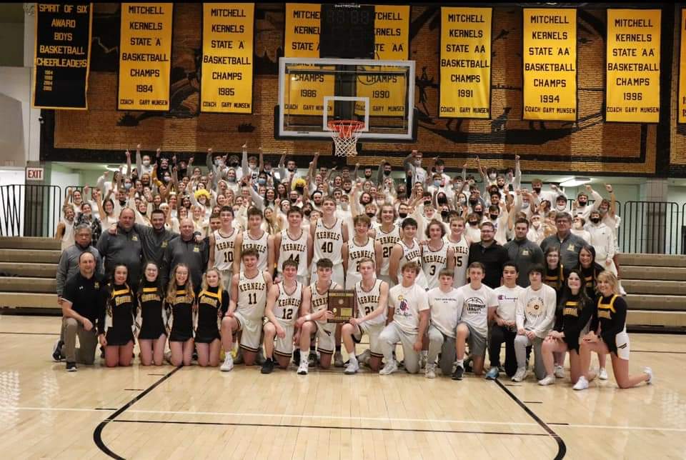 LyndaSchoenfel2's tweet photo. In the famous words of Beau Schoenfelder:
LET'S GOOOOOOOOOO!
GO BIG GOLD!!!!
We are arm chair cheering for y'all! #MitchellKernels #kernelstrong #kernelkrazies #kernelbasketball https://t.co/28EoeOKS7Q