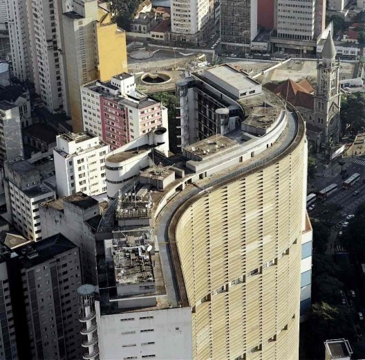 Rio police drug bust photo op celebrating an icon of São Paulo's architecture