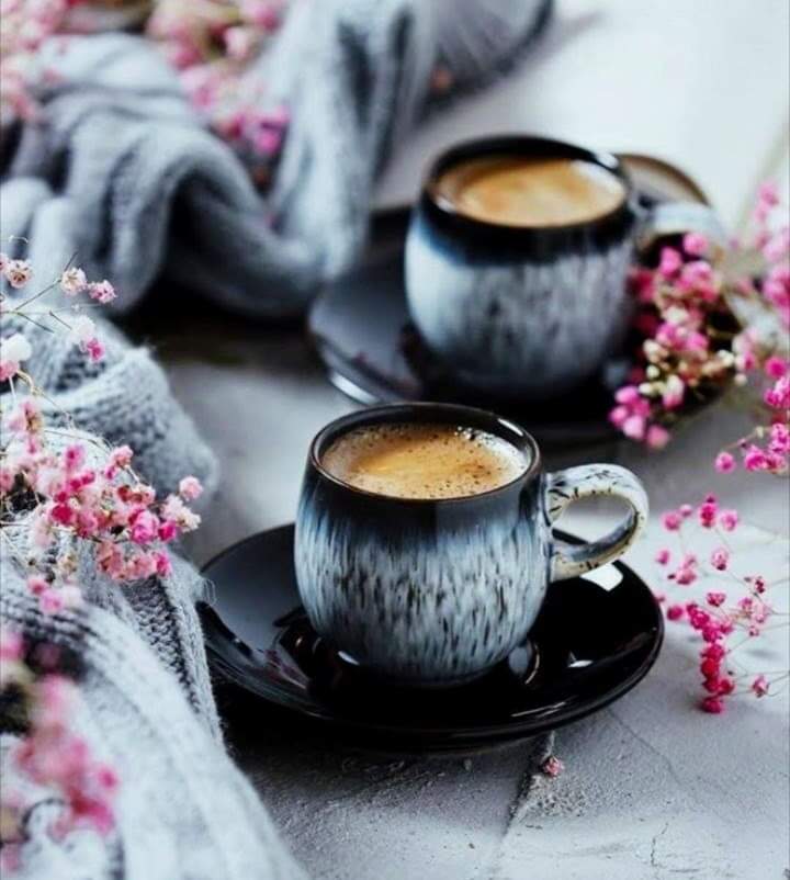 __NoirBlacK's tweet photo. @mamenflow Besos días, #CookStar ! ☕☕🎶💋
Con esos donuts voy de maravilla! 😍😋
Pasa un fantástico día! 💋 https://t.co/UaavdmVBB4