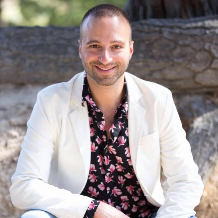 UP NEXT: Psychic Medium <a href="/HarryTOfficial1/">Harry T</a> is hanging out on the show to give you a reading! 🔮

Call 13 24 10 or tune into the Facebook Live here: facebook.com/smallzyofficia…