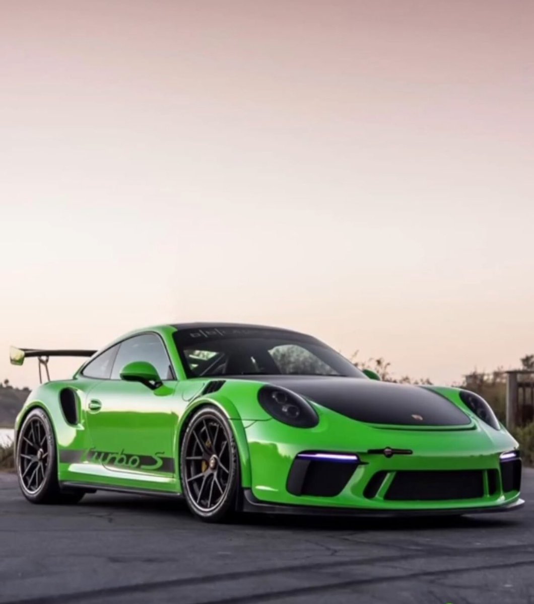 Morning Twitterati- have yourself a terrific Thursday- love to all 🙋‍♀️