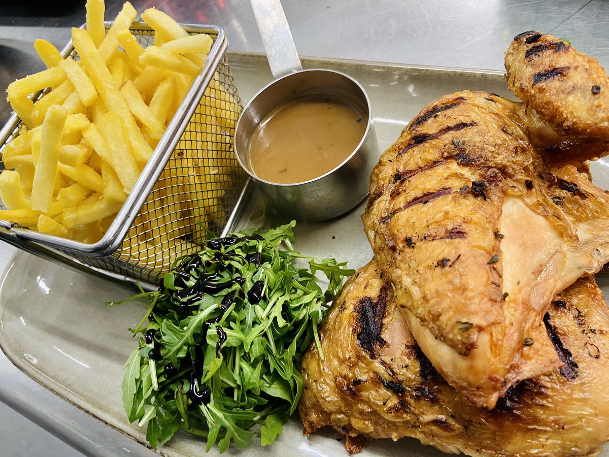 New menu item beer can half roast chicken - Parmesan and truffle fries - rocket salad - roasted chicken gravy @thegriffininn @top50gastropubs @lovebritish.food @aahospitality @goodfoodguideuk @thetimes @lancashirelifemag @lifeinlancashire