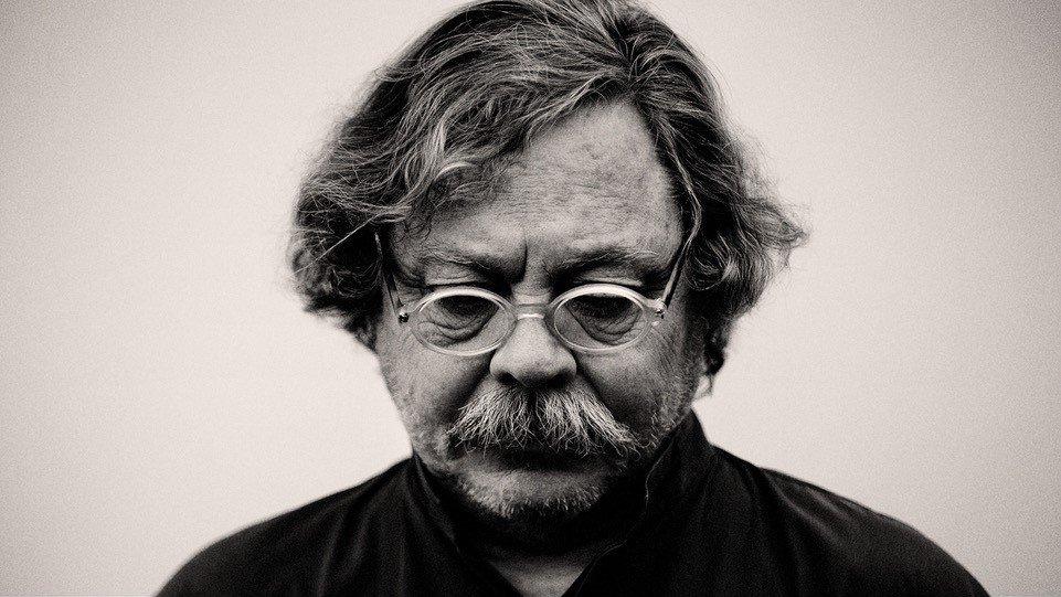 MadridDesignF's tweet photo. Junto a amigos y familiares, rendimos homenaje al gran maestro y referente del #diseño #AlbertoCorazón, fallecido el pasado mes de febrero.
Un encuentro en @EspacioFTef, que podrá seguirse online en https://t.co/dRUHxnJ3x5
🔴 24.03, 12.30h
+info ― https://t.co/1oVkxIrFpX
#MDF21 https://t.co/1xnehsGk7p