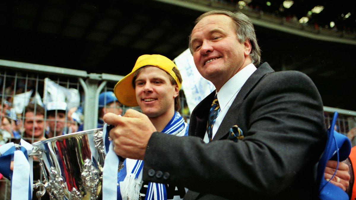 swfc's tweet photo. Happy birthday @BigRonAtkinson!

#swfc https://t.co/JFX7gL46eV