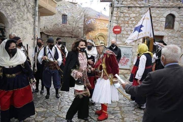 kap_kap_'s tweet photo. Στου παιδιού μου την χαρά άνοιξα Dom Pérignon σακιά

#Αγγελοπουλου https://t.co/qGXRTjO8hm