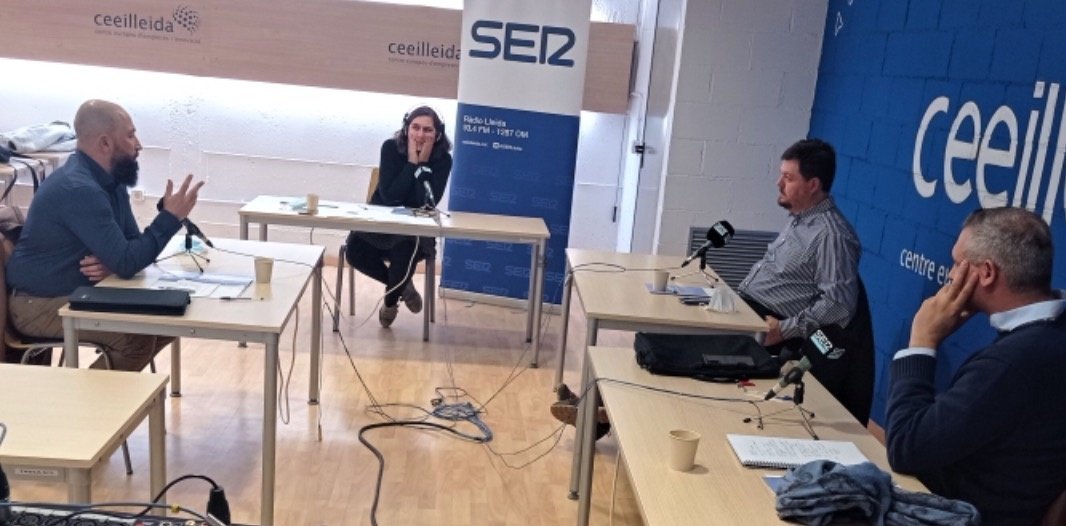 SERLleida's tweet photo. 🔴Com prevenir els #ciberatacs?

➡️ La #ciberseguretat a debat al @ceeilleida

✅ Marc Romero @CeimaxC 
✅ Joaquim Elcacho @nearCrumbs
✅ Ramon Arnó, advocat

📻👉https://t.co/Ux35cR6q91 @SERLleida https://t.co/7NjRl4YvDn