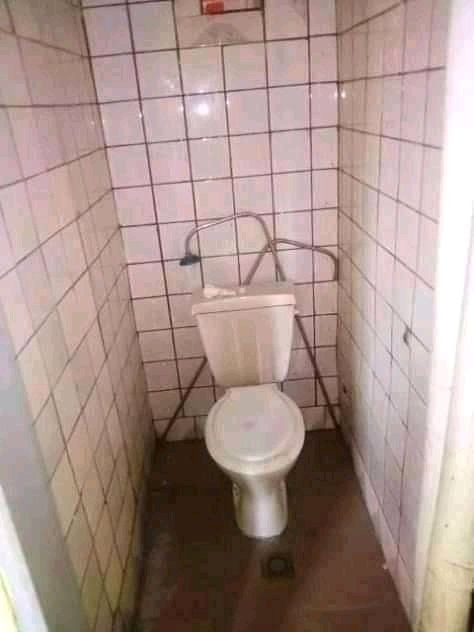 SolutionStanda3's tweet image. Dschang Cameroun
Appartement moderne a louer.2chambres
2douches 1salon 1cuisine foreke MGV
Prix :35.000f carreler forage portail parking vitré sécurisé 
Ici c'est la solution
Siège social : carrefour Albert Camus dschang
solutionstandardcamerounssc@gmail.com 674349188/697666555