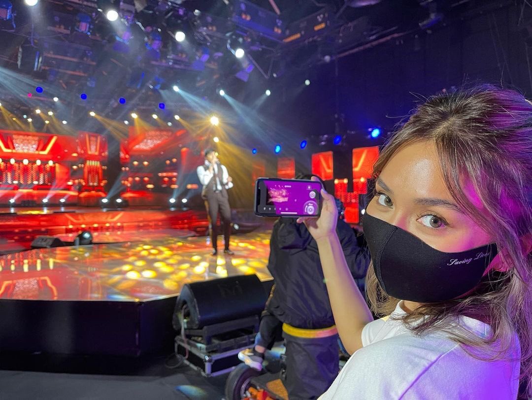 _missbeatriz_'s tweet photo. Here’s Kathryn Bernardo fangirling over her boyfriend. 💙 https://t.co/TFfdzCdwjy
