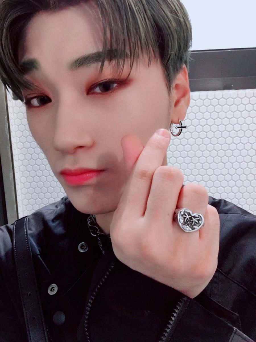 C8MPASS's tweet photo. [#VENOSIX♠️]:  Como segunda canción del día, vengo a apoyar a este artistazo con su canción. Le mando corazones para que siga sacando más y más arte porque aquí estaremos esperando para apoyarle con cada una ♡

#StreamDown4U https://t.co/6TGpLxNpuO