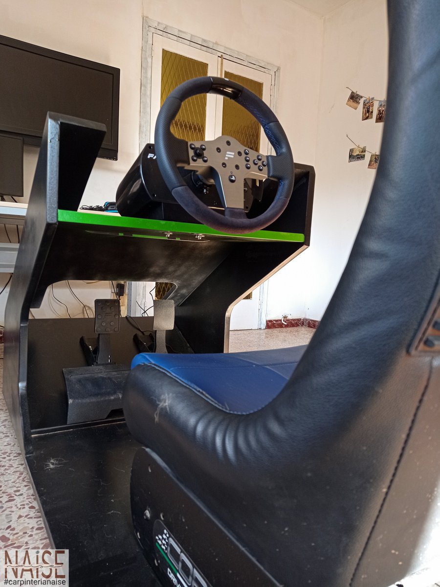 Cockpit a medida y personalizado para nuestro compi @VDT_weneflei fabricado por:

instagram.com/carpinterianai…
facebook.com/Naise-11321067…

Pásate por su cuenta, y si te interesa, mándale DM pidiendo mas info🤘

Más madera! 🪚

#ValyrianDrivers #CarpinteriaNaise #simracing