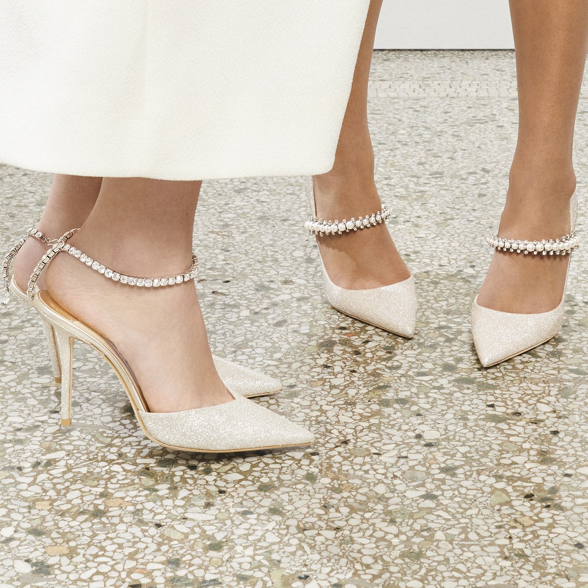 Explore our bridal collection and make your day truly unforgettable. Featuring SAEDA and BAILY #IDOINCHOO 

bit.ly/JimmyChoo_Brid…